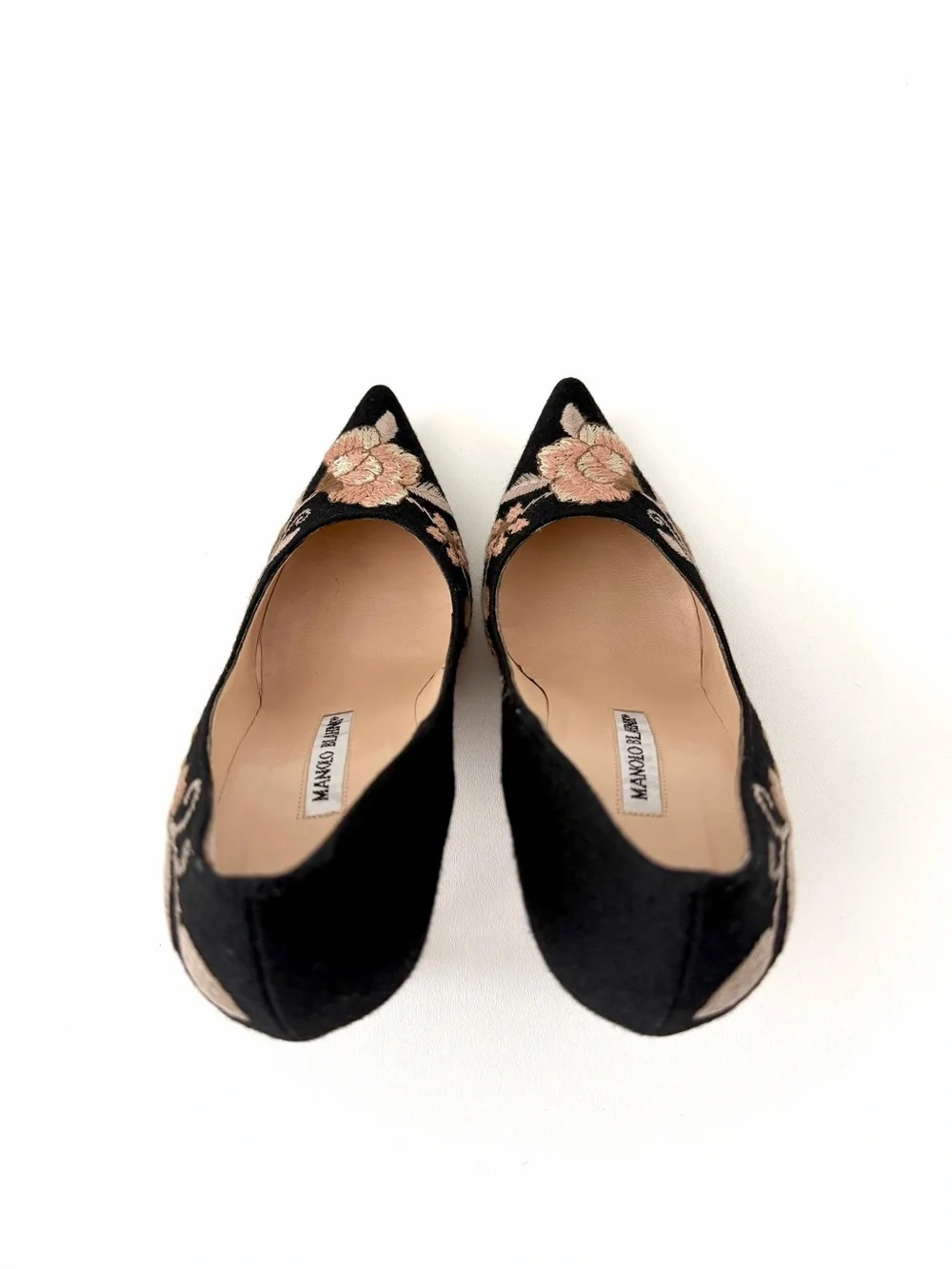 MANOLO BLAHNIK | Black Floral Embroidered Pointed Toe Pumps Heels EU 38